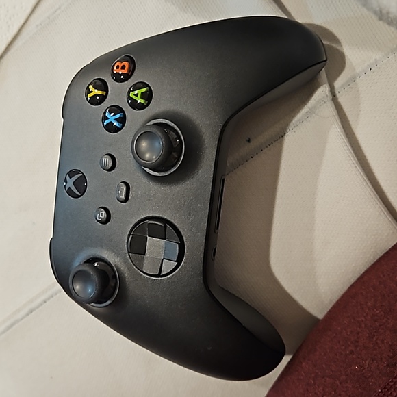 NWOT Xbox wireless controller - Picture 2 of 3
